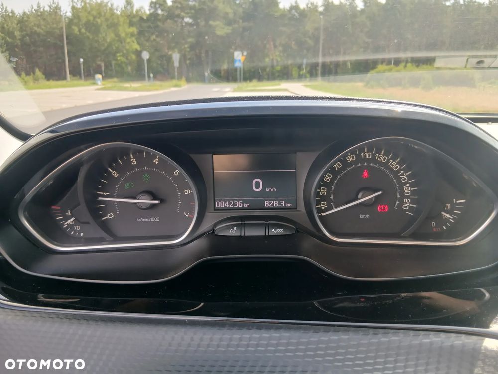 Peugeot 2008 PureTech 82 Allure - 13
