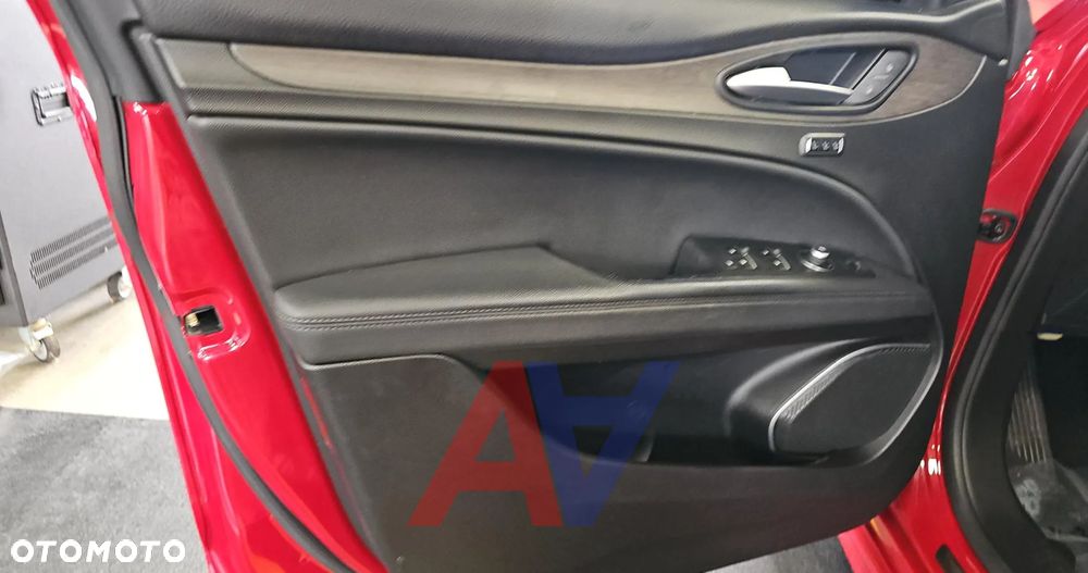Alfa Romeo Stelvio 2.0 Turbo TI Q4 - 11