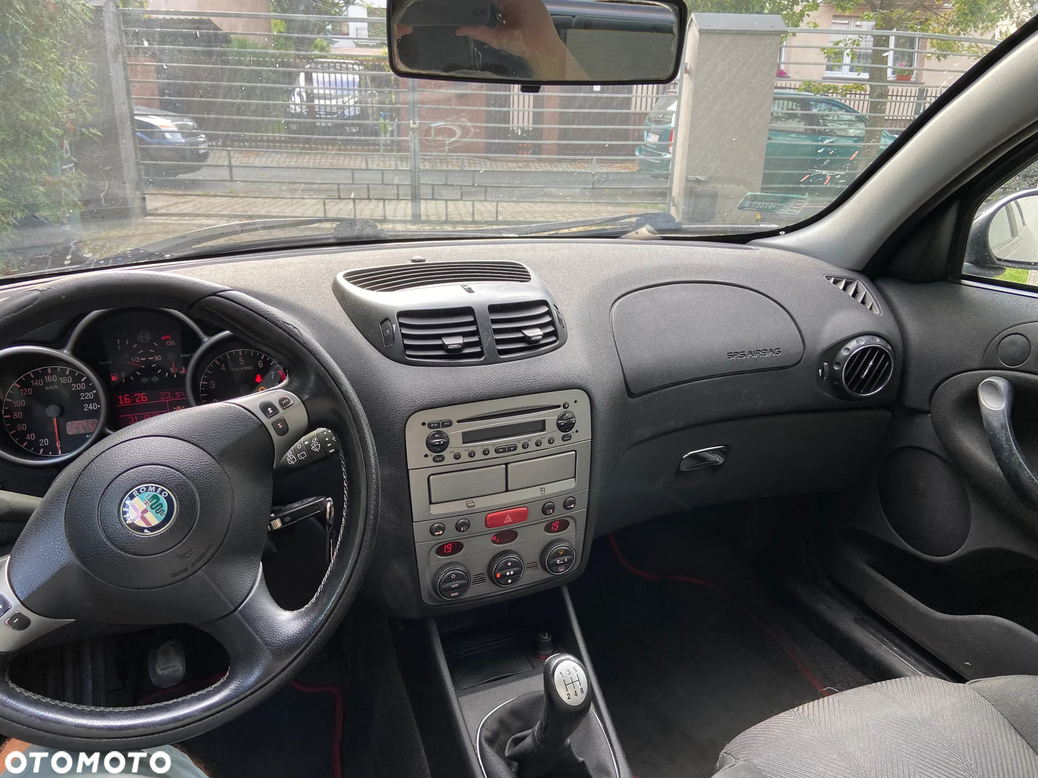 Alfa Romeo 147 2.0 Twin Spark Distinctive - 12