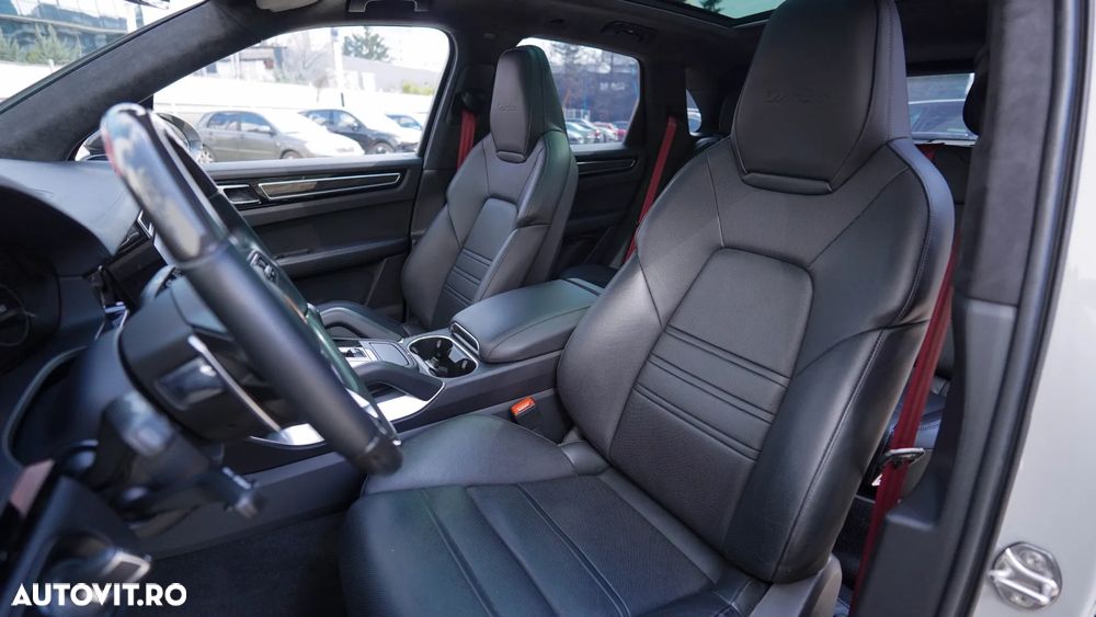 Porsche Cayenne Turbo - 34