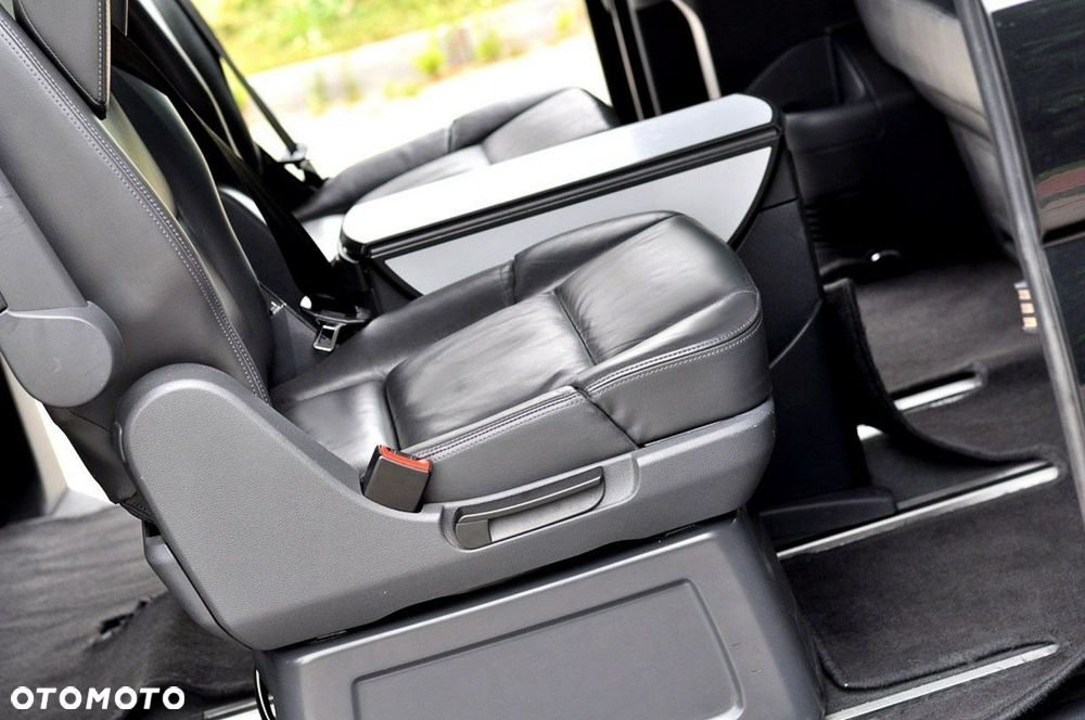 Volkswagen Multivan - 16