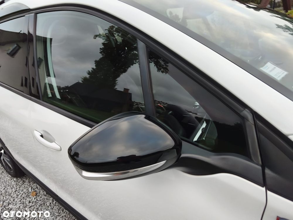 Peugeot 2008 - 12