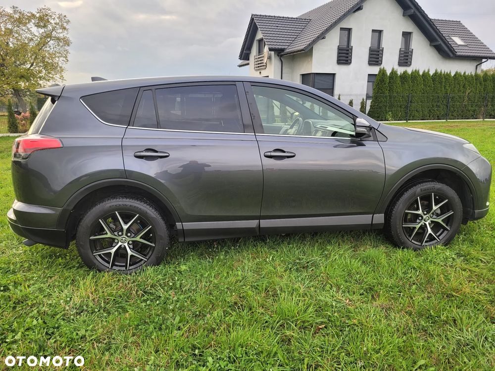 Toyota RAV4 - 6