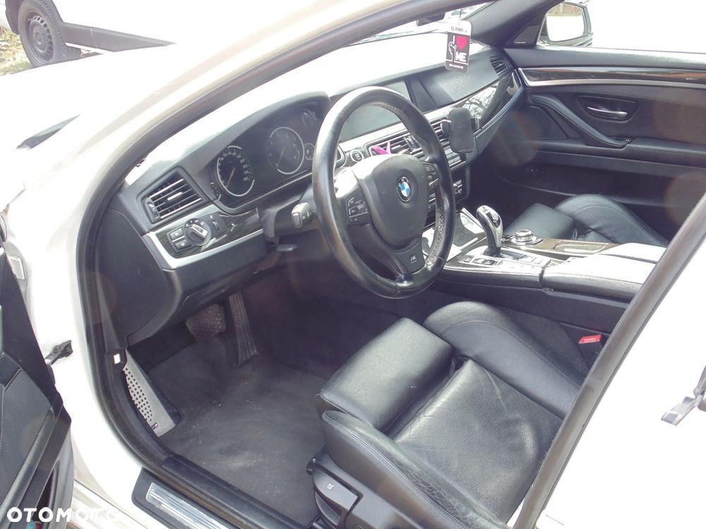 BMW Seria 5 525d Sport-Aut - 29