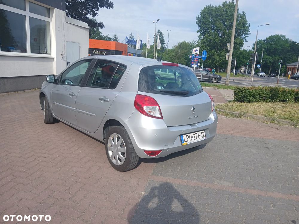 Renault Clio 1.2 16V Intens - 2