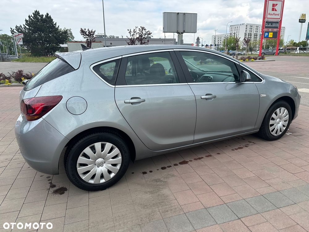 Opel Astra 1.4 Turbo Cosmo - 4