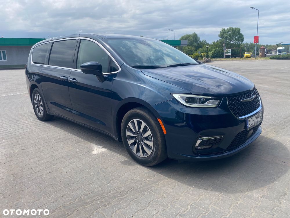 Chrysler Pacifica - 2