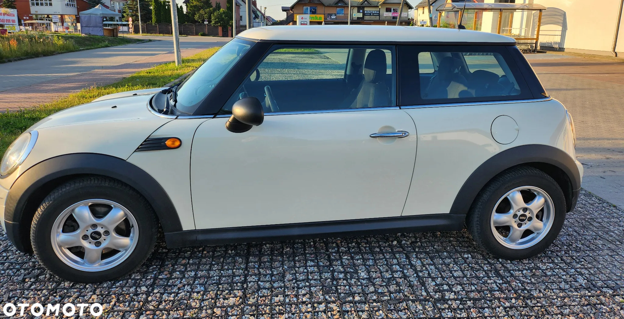 MINI ONE Standard - 5