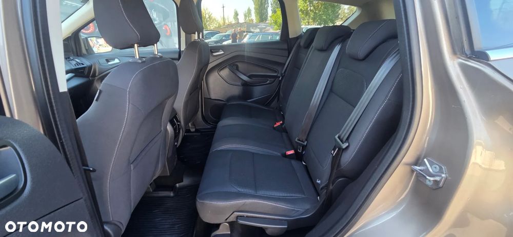 Ford Kuga 1.5 EcoBoost 2x4 Titanium - 32