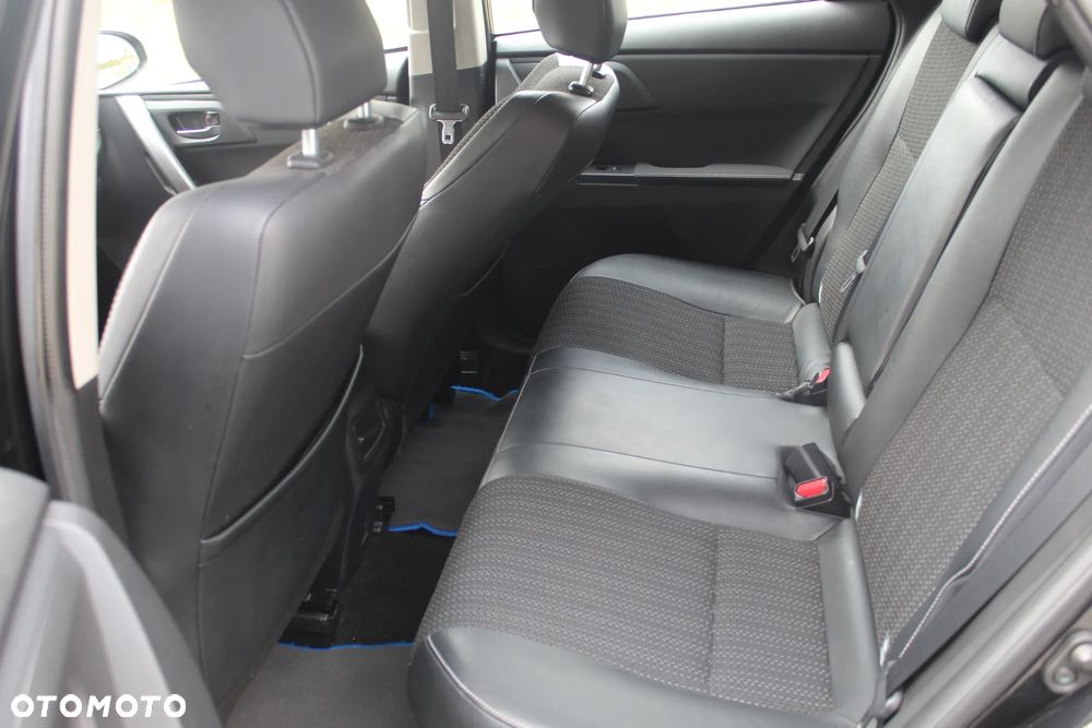 Toyota Auris 1.8 HSD Luna - 9
