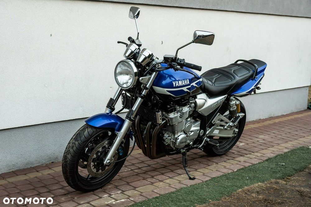 Yamaha XJR - 6