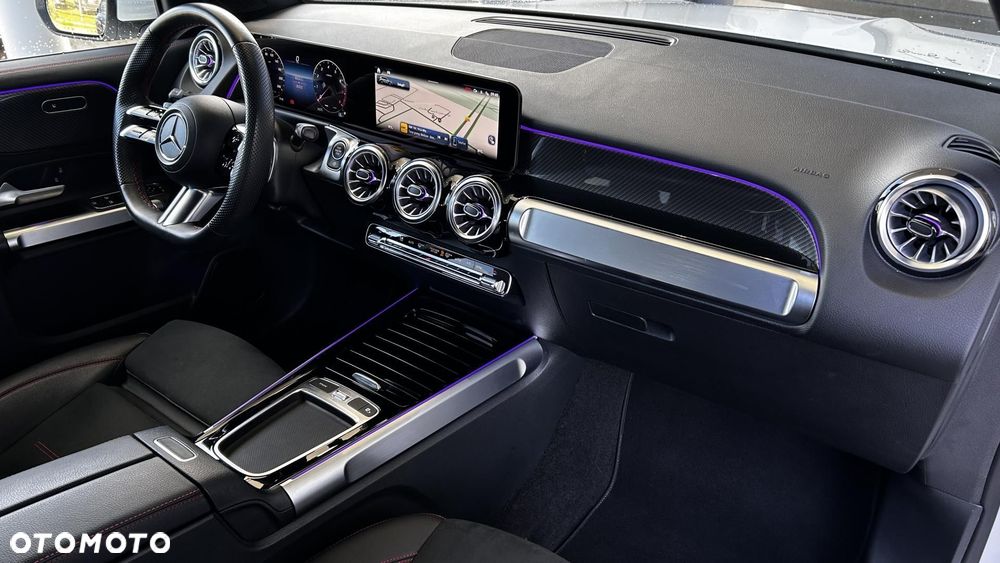 Mercedes-Benz GLB 200 AMG Line 7G-DCT - 22