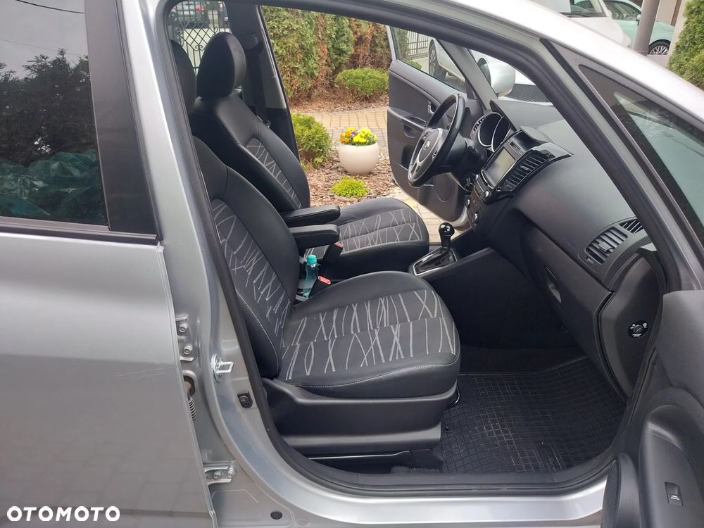 Kia Venga ver-1-6-business-line - 28