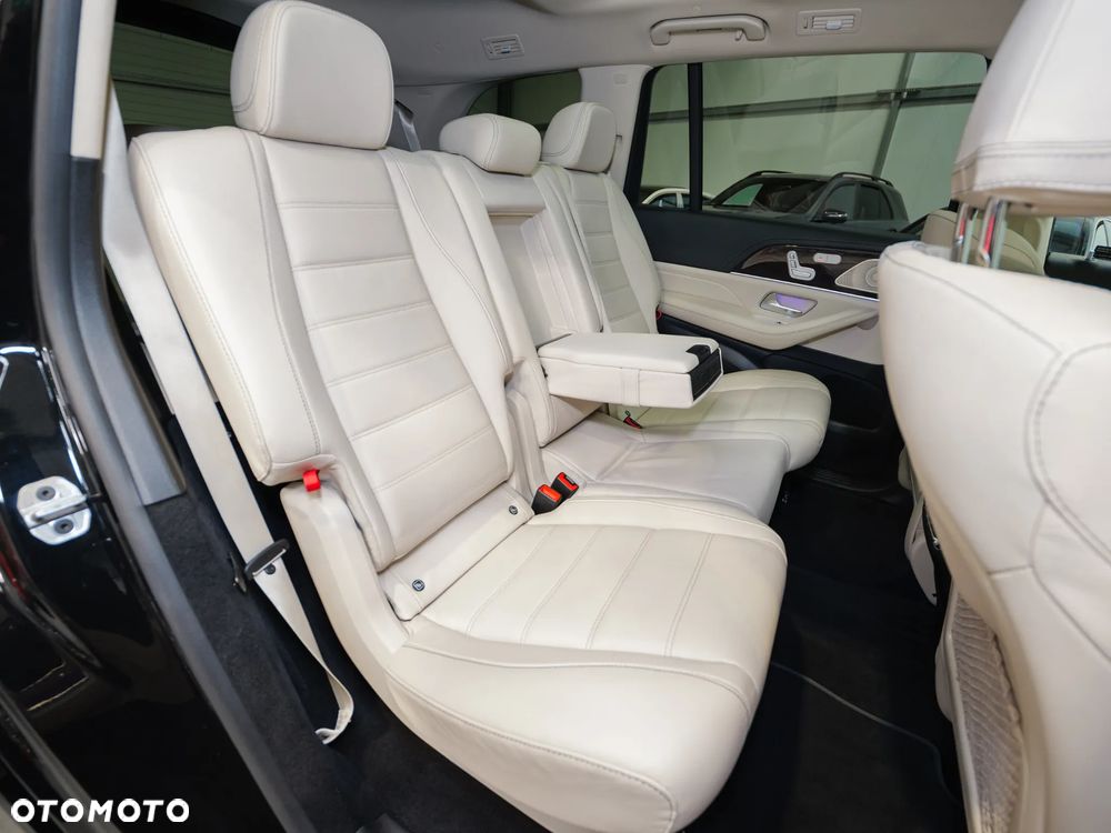 Mercedes-Benz GLS - 21