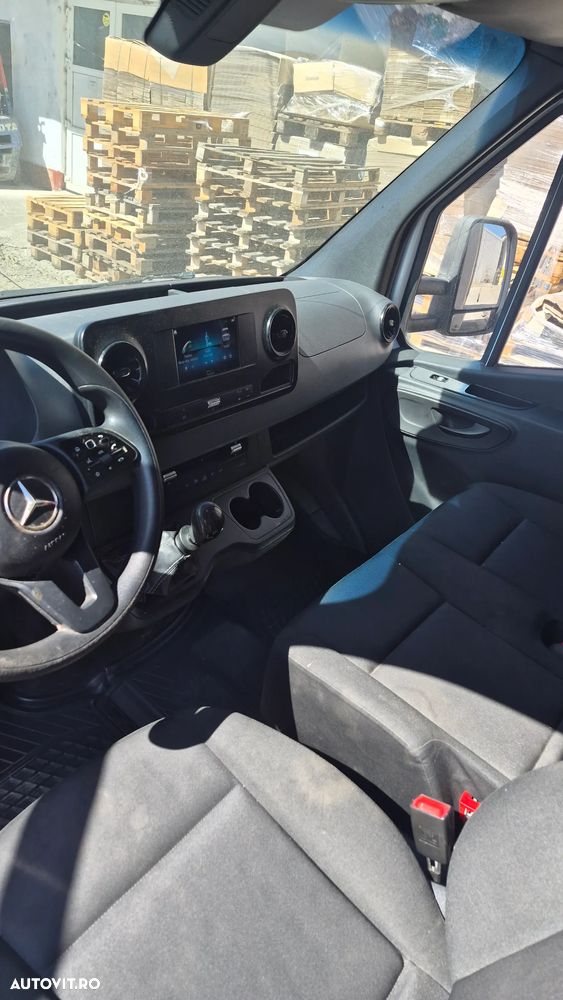 Mercedes-Benz Sprinter - 6
