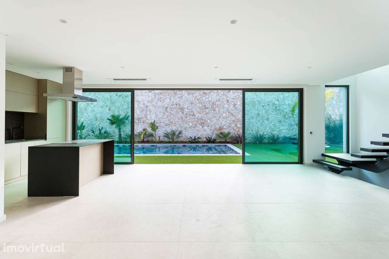 Moradia V4 nova e moderna com piscina e jacuzzi - Grande imagem: 5/18