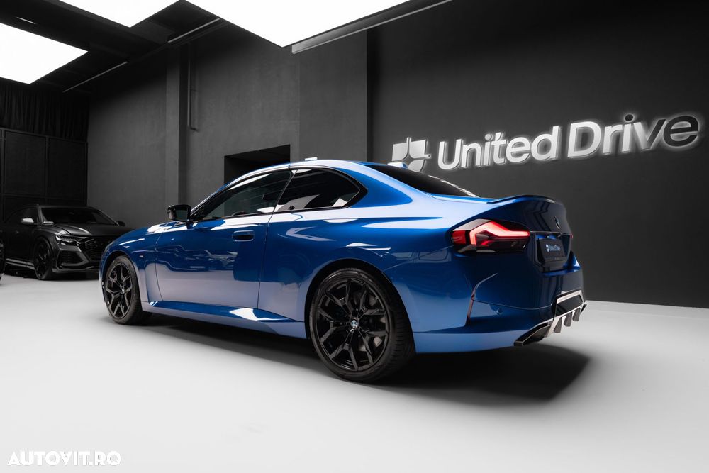 BMW M2 M240i xDrive - 8