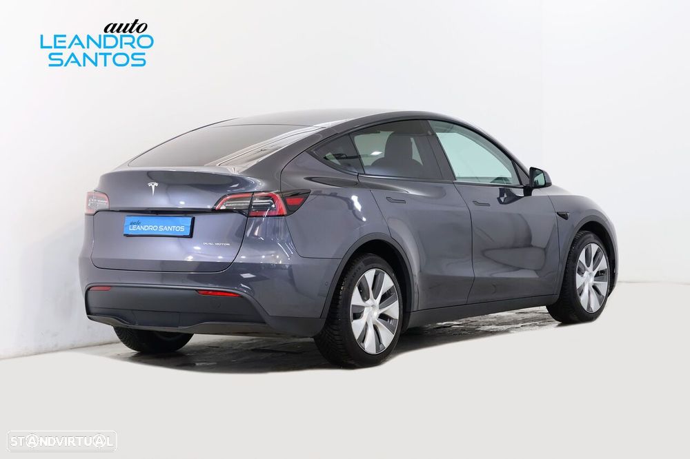 Tesla Model Y Long Range Dual Motor AWD - 3