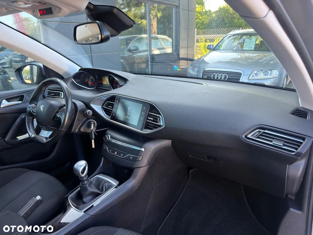 Peugeot 308 1.6 BlueHDi Allure S&S - 9