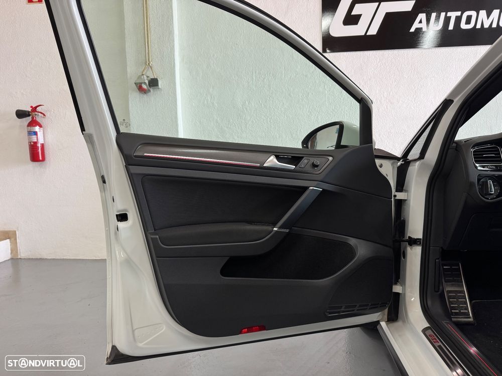 VW Golf 2.0 TSI GTI DSG Performance - 12
