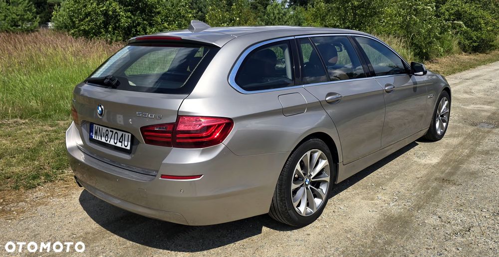 BMW Seria 5 530d xDrive Sport-Aut Luxury Line - 3