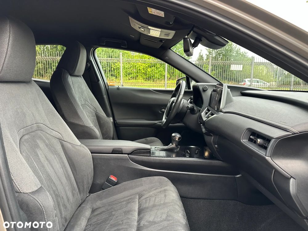 Lexus UX 250h GPF Business 2WD - 33