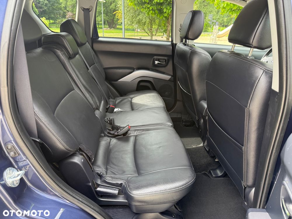 Mitsubishi Outlander 2.4 4WD CVT Intense - 26