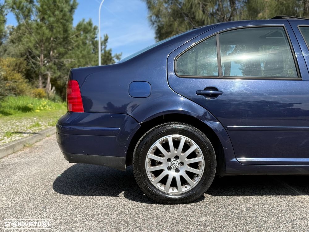 VW Bora 1.9 TDi Highline - 14