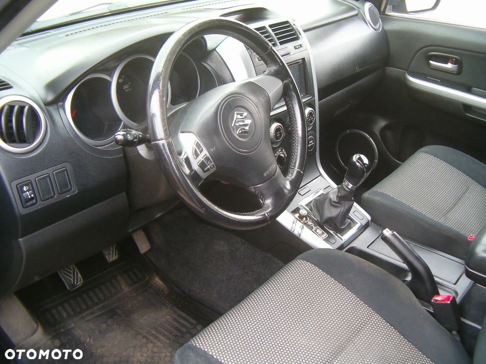 Suzuki Grand Vitara 2.0 - 4