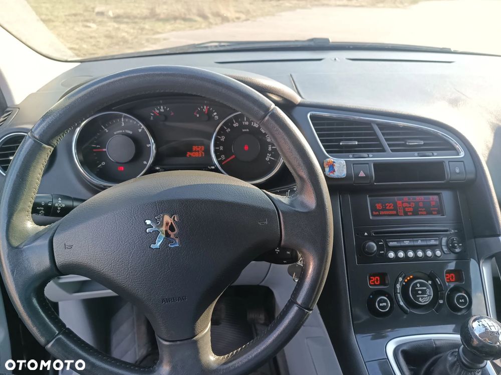 Peugeot 3008 1.6 HDi Premium - 16