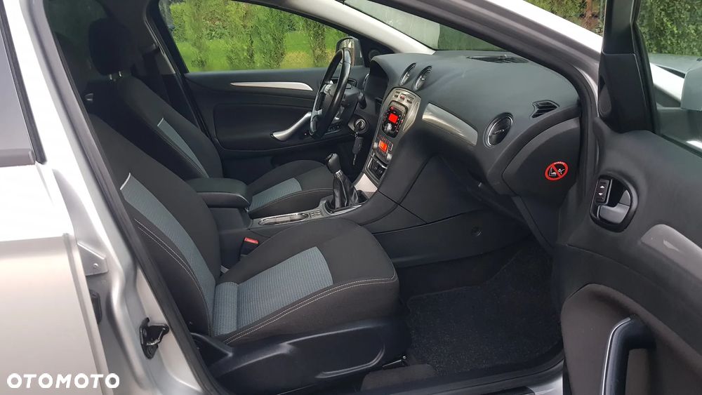 Ford Mondeo 1.6 Trend - 18