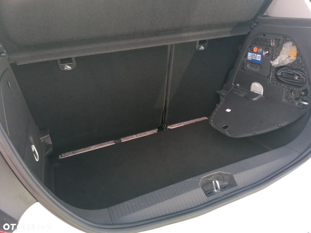 Opel Corsa 1.4 Cosmo - 20