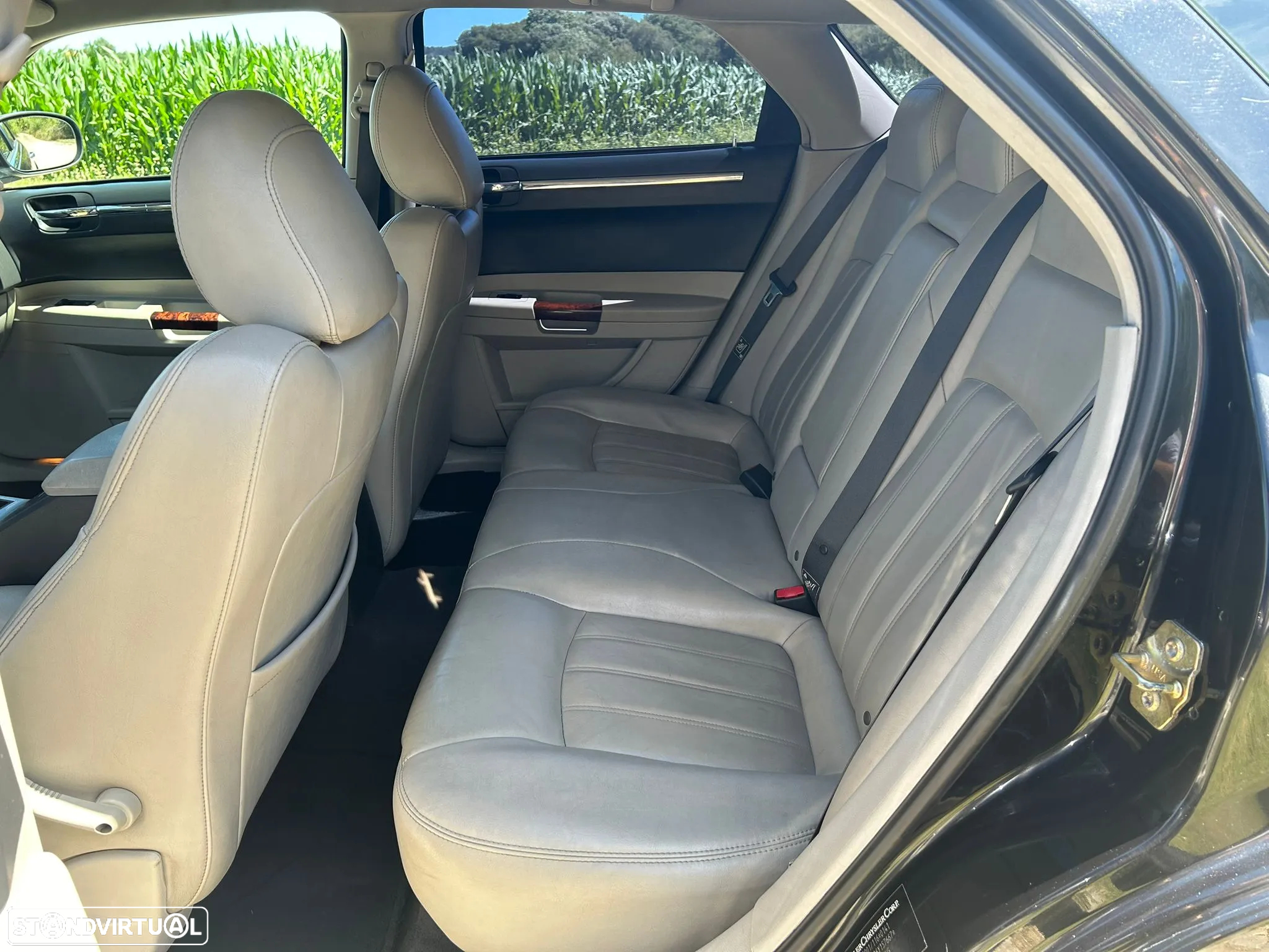 Chrysler 300 C Touring 3.0 CRD - 15