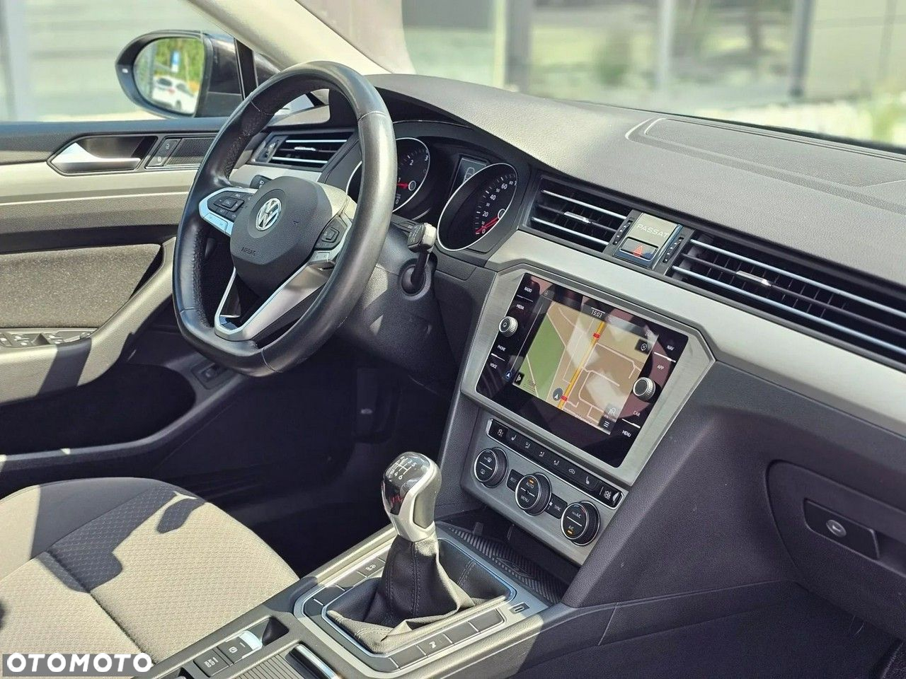 Volkswagen Passat - 33
