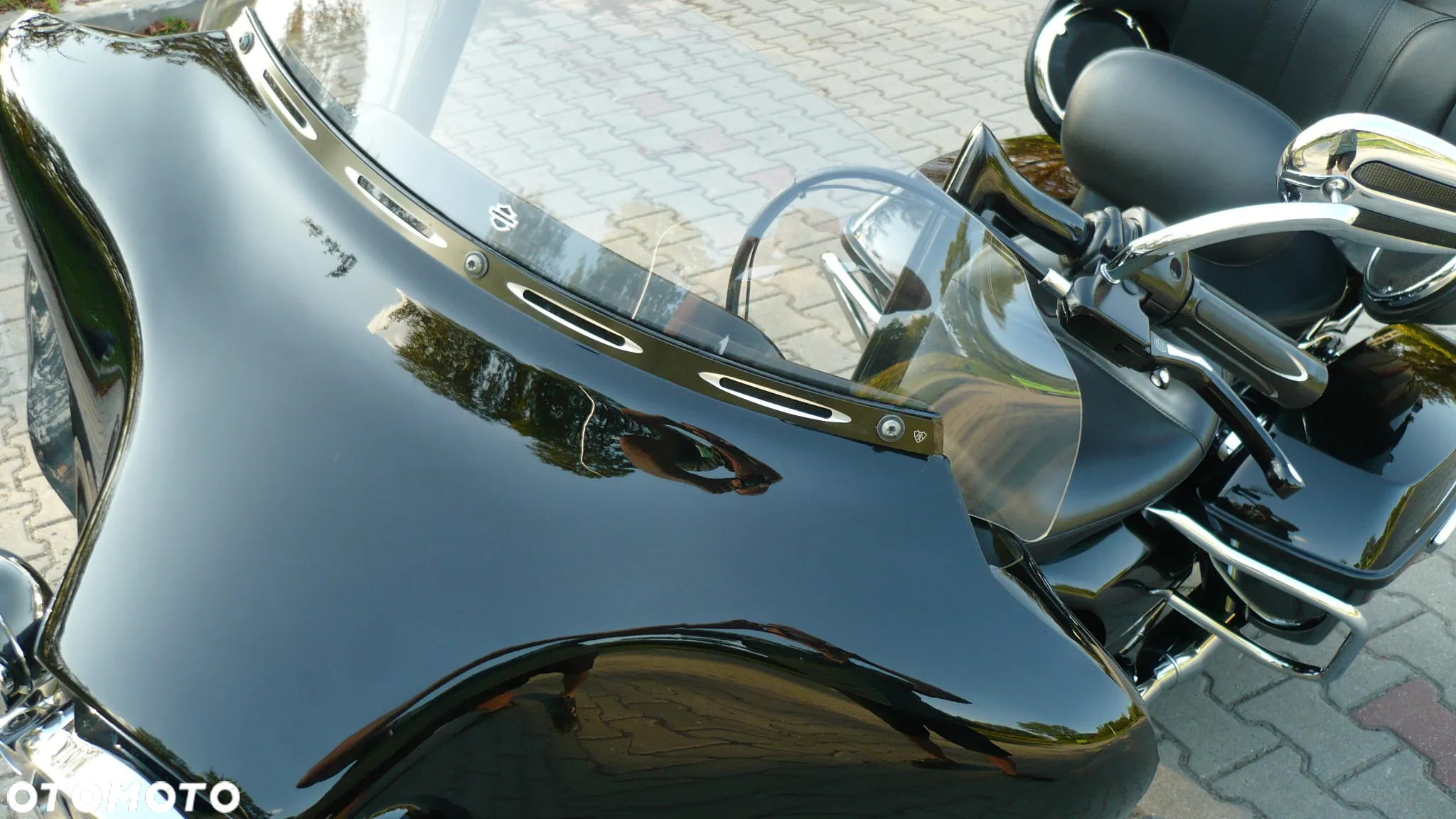 Harley-Davidson FLH Electra Glide - 24