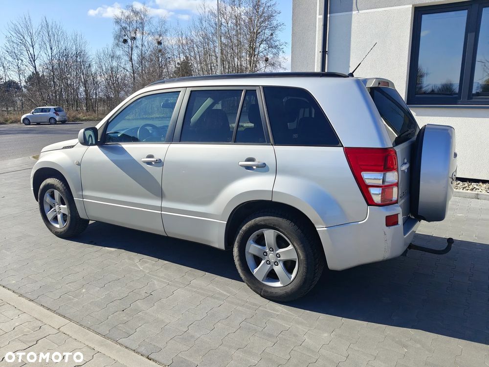 Suzuki Grand Vitara 2.0 De luxe - 4