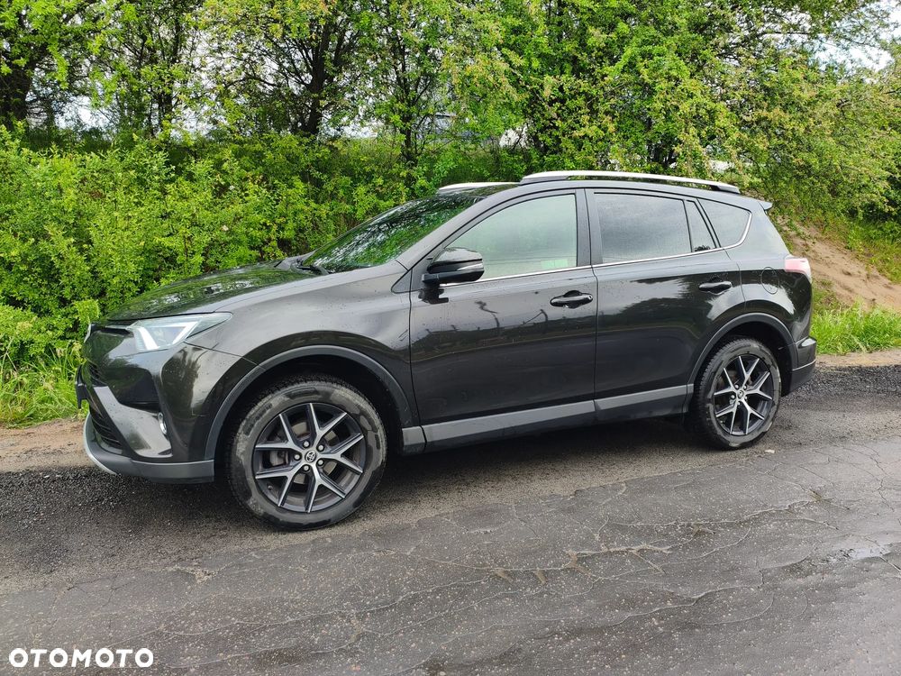 Toyota RAV4 - 1