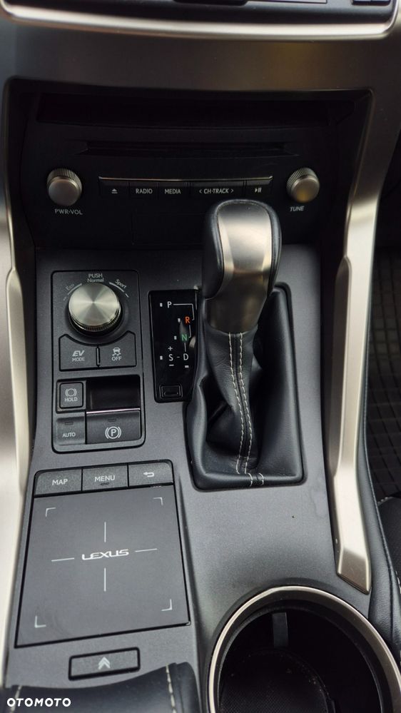 Lexus NX 300 Business Edition AWD - 11