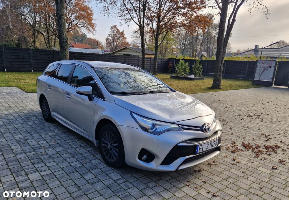 Toyota Avensis 1.8 Premium - 3