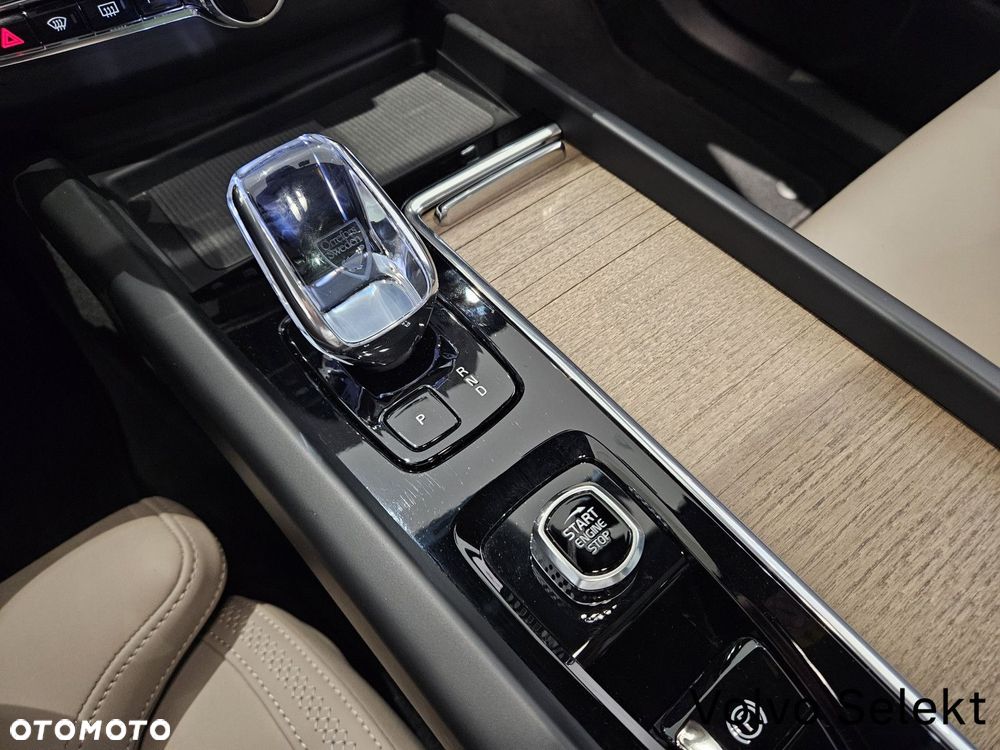 Volvo XC 60 - 24