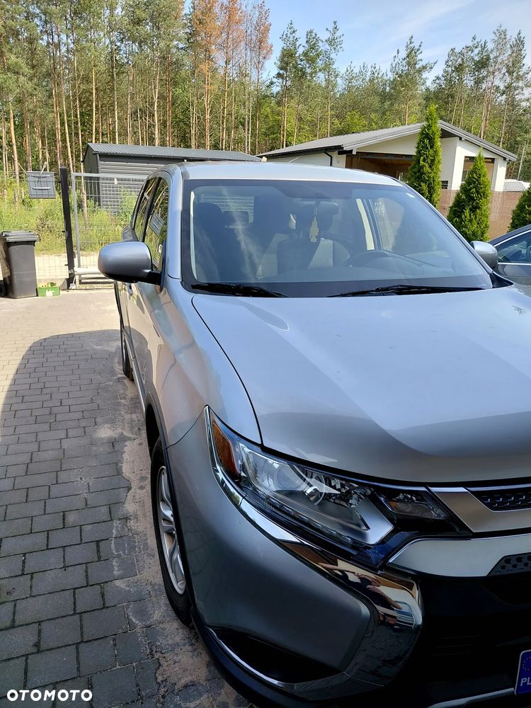 Mitsubishi Outlander - 4