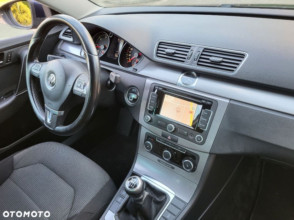 Volkswagen Passat - 15