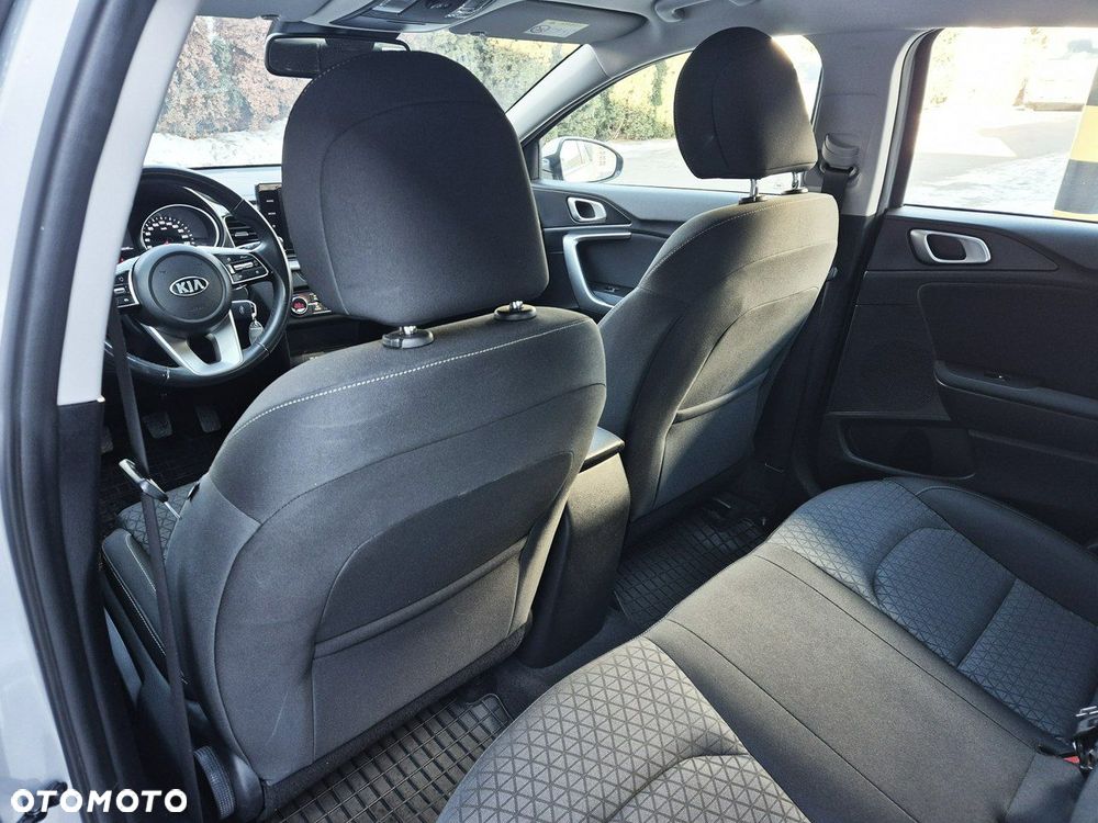 Kia Ceed 1.6 CRDi mHEV M - 15