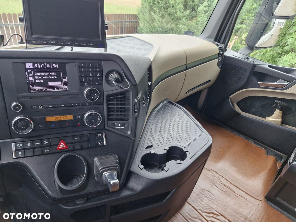 Mercedes-Benz ACTROS - 14