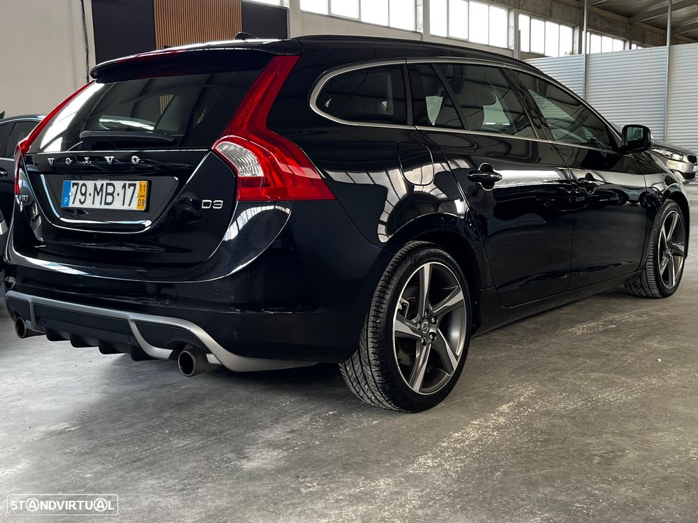 Volvo V60 2.0 D3 R-Design - 4