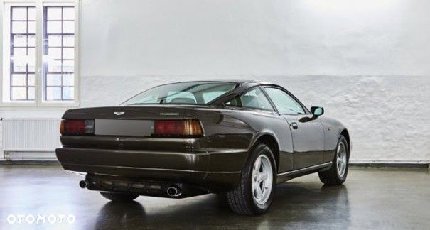 Aston Martin Virage - 4