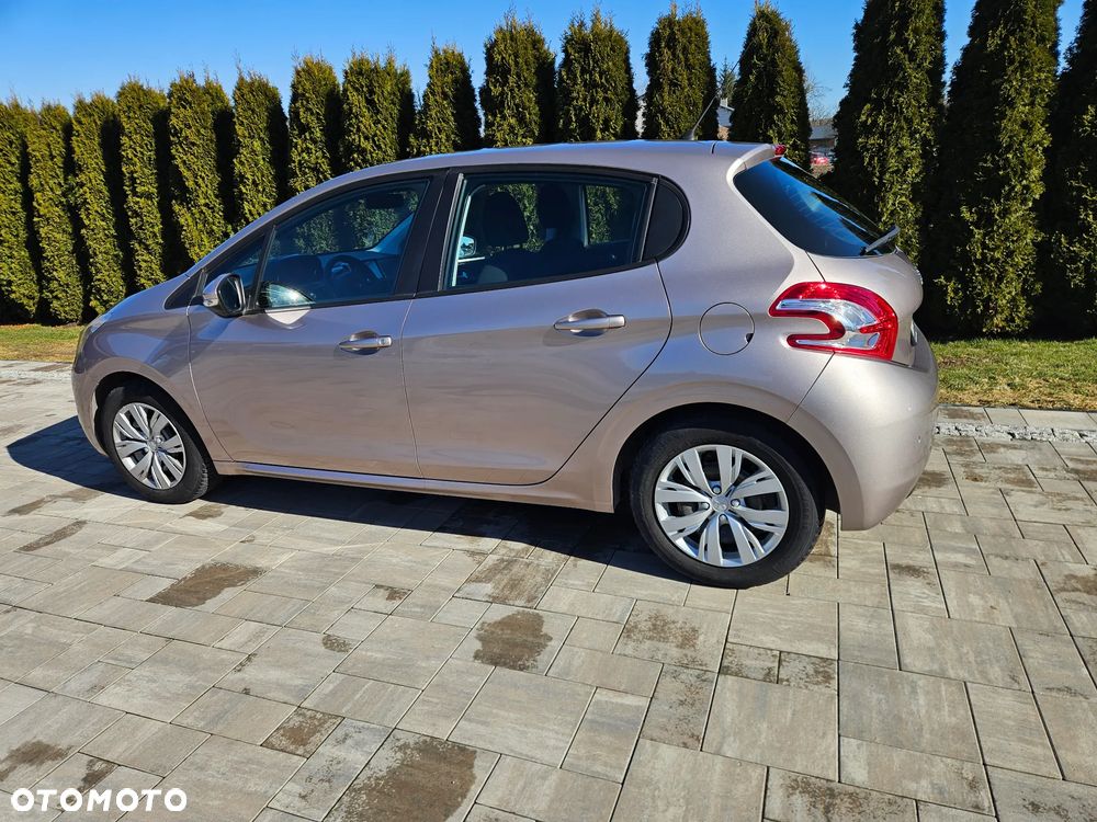 Peugeot 208 82 PureTech Style - 19