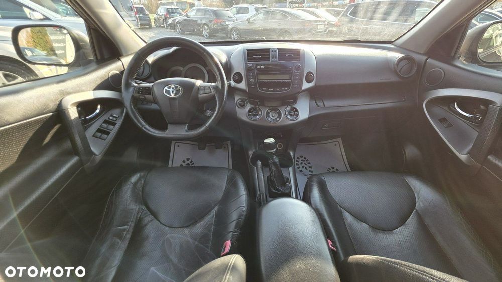 Toyota RAV4 - 18