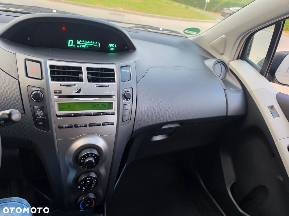 Toyota Yaris 1.0 VVT-i Cool - 12