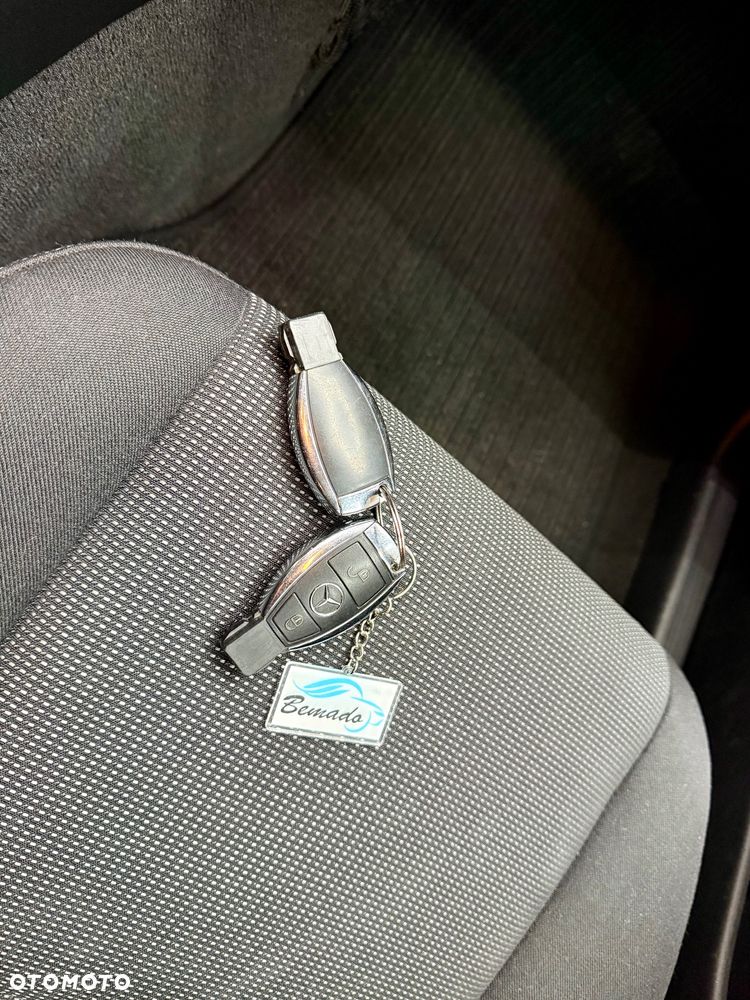 Mercedes-Benz Klasa C 180 (BlueEFFICIENCY) Elegance - 29